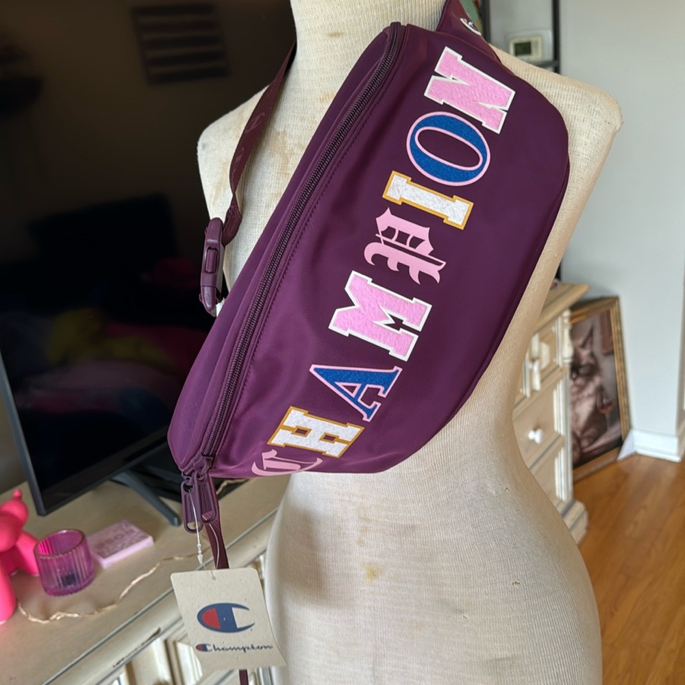 CHAMPION sling pack